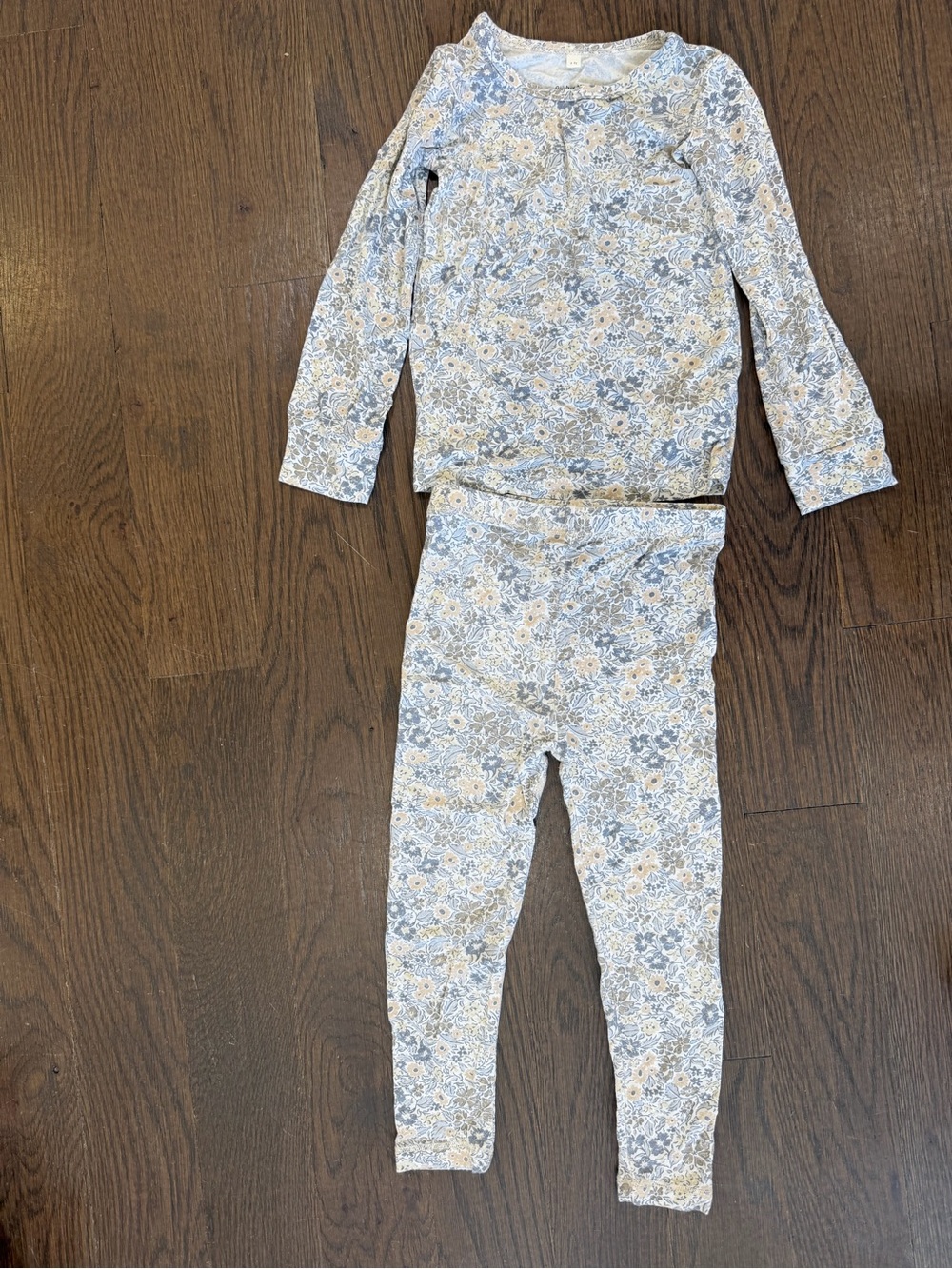 Quincy Mae Girls Floral Long Sleeve Pajama Set - Light Blue & Cream